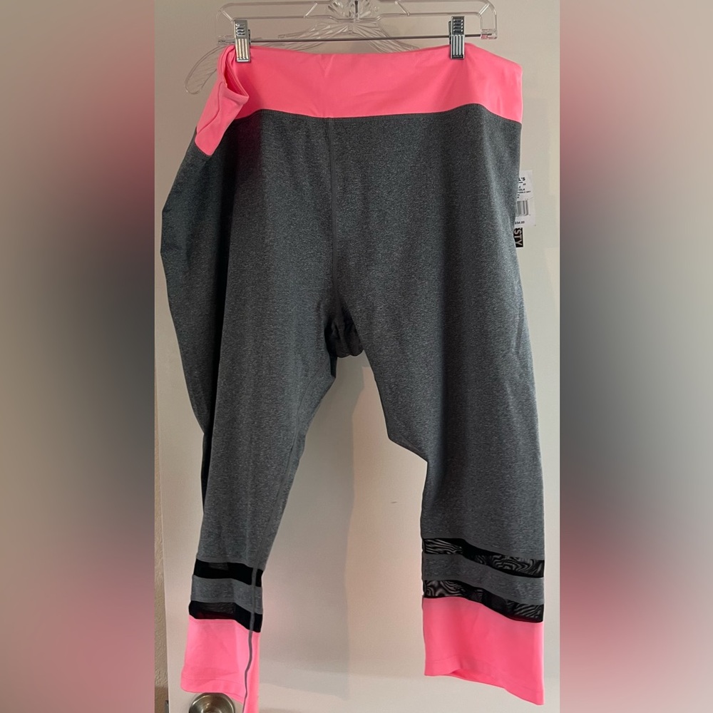 Workout Capris, NWT